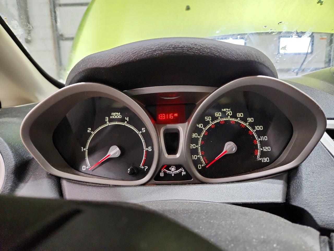 2011 FORD FIESTA SE photo 9