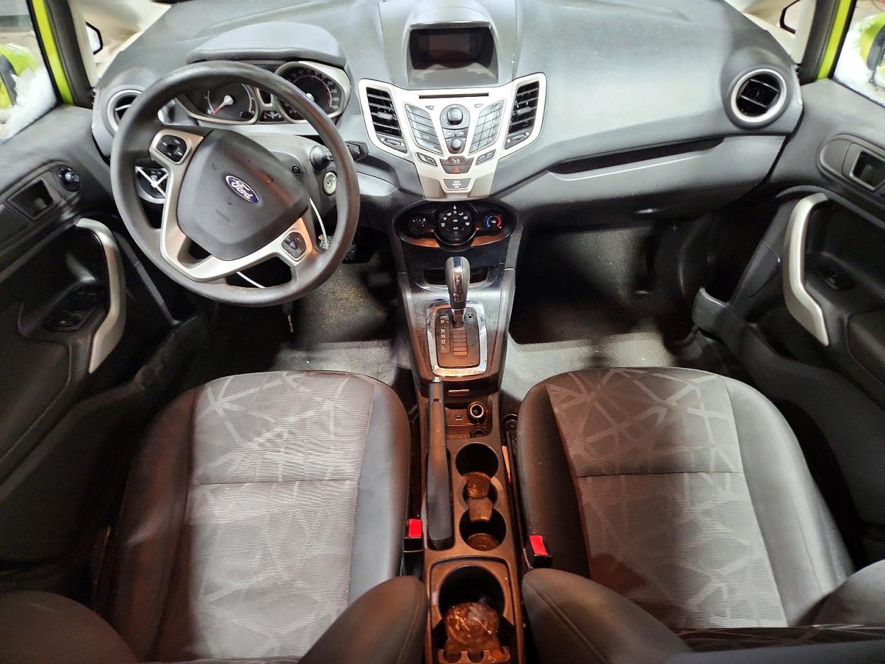 2011 FORD FIESTA SE photo 8