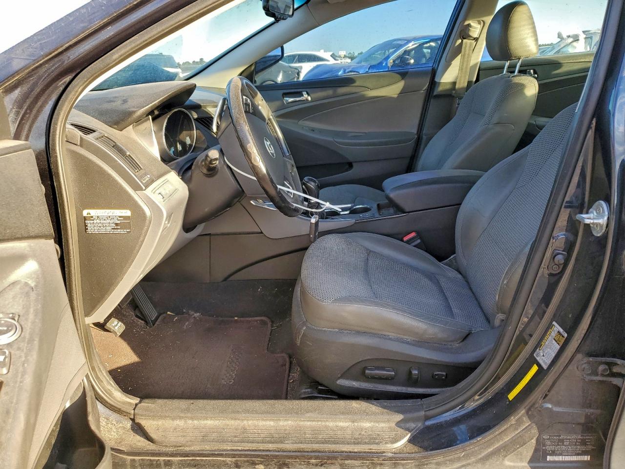 2013 HYUNDAI SONATA SE photo 7