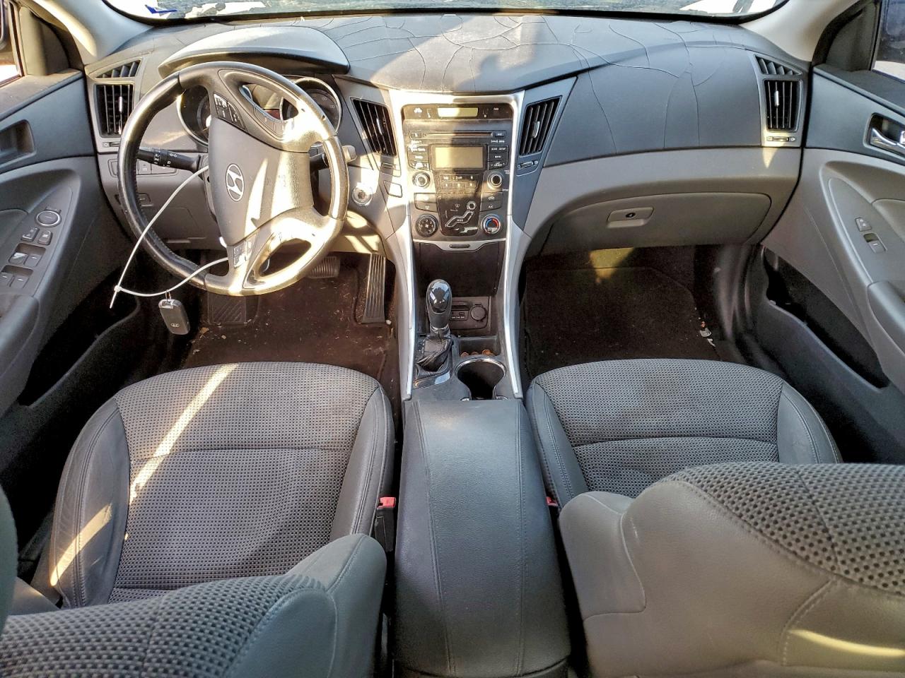 2013 HYUNDAI SONATA SE photo 8