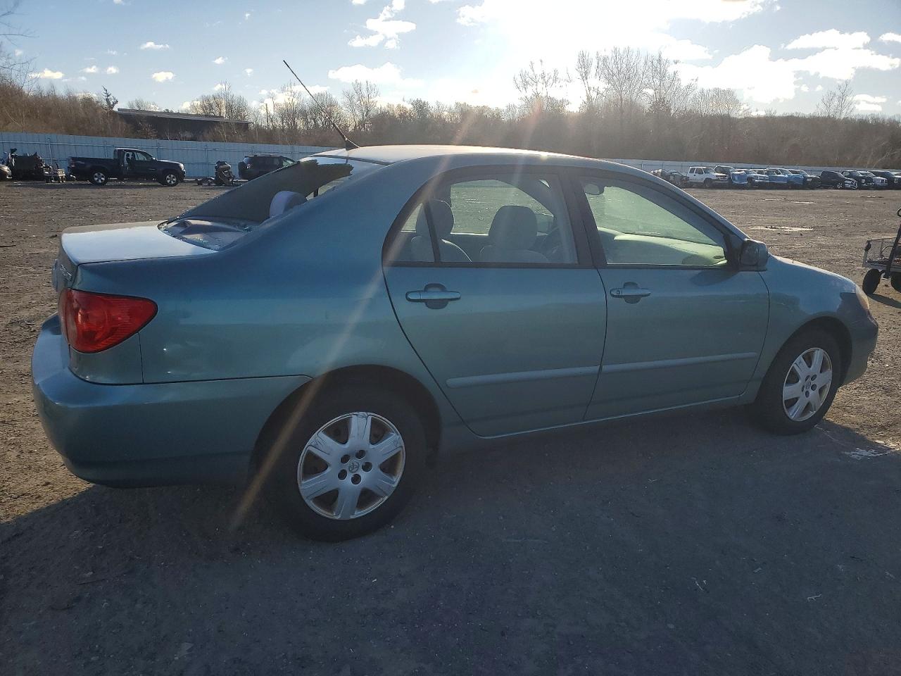 2005 TOYOTA COROLLA CE photo 3