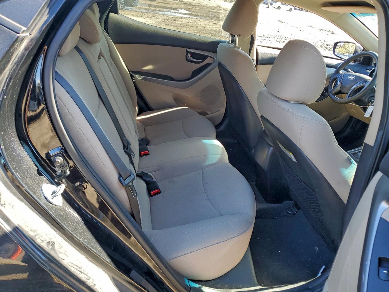 2016 HYUNDAI ELANTRA SE photo 10