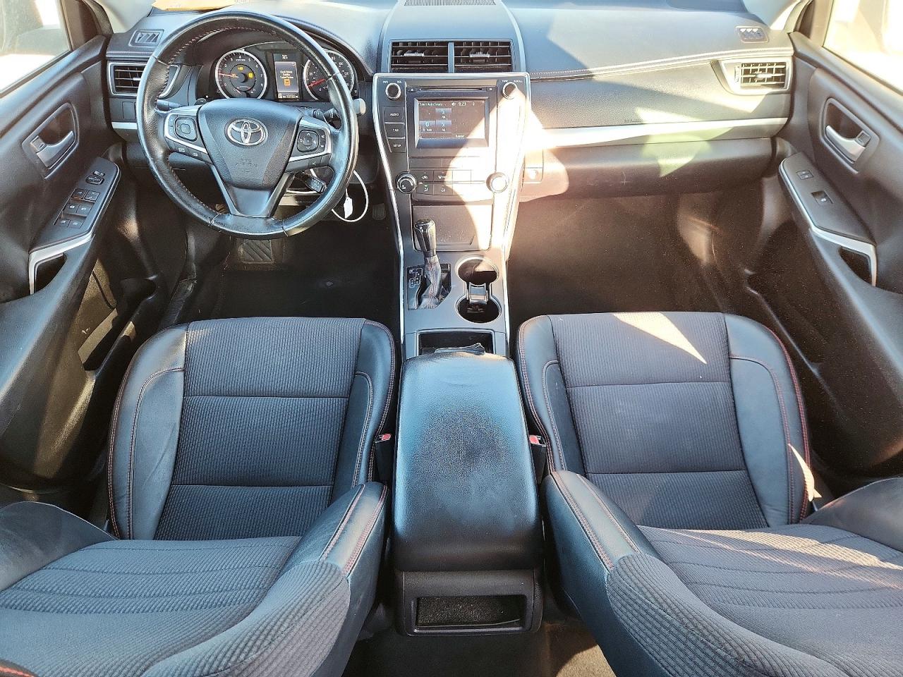 2016 TOYOTA CAMRY LE photo 8