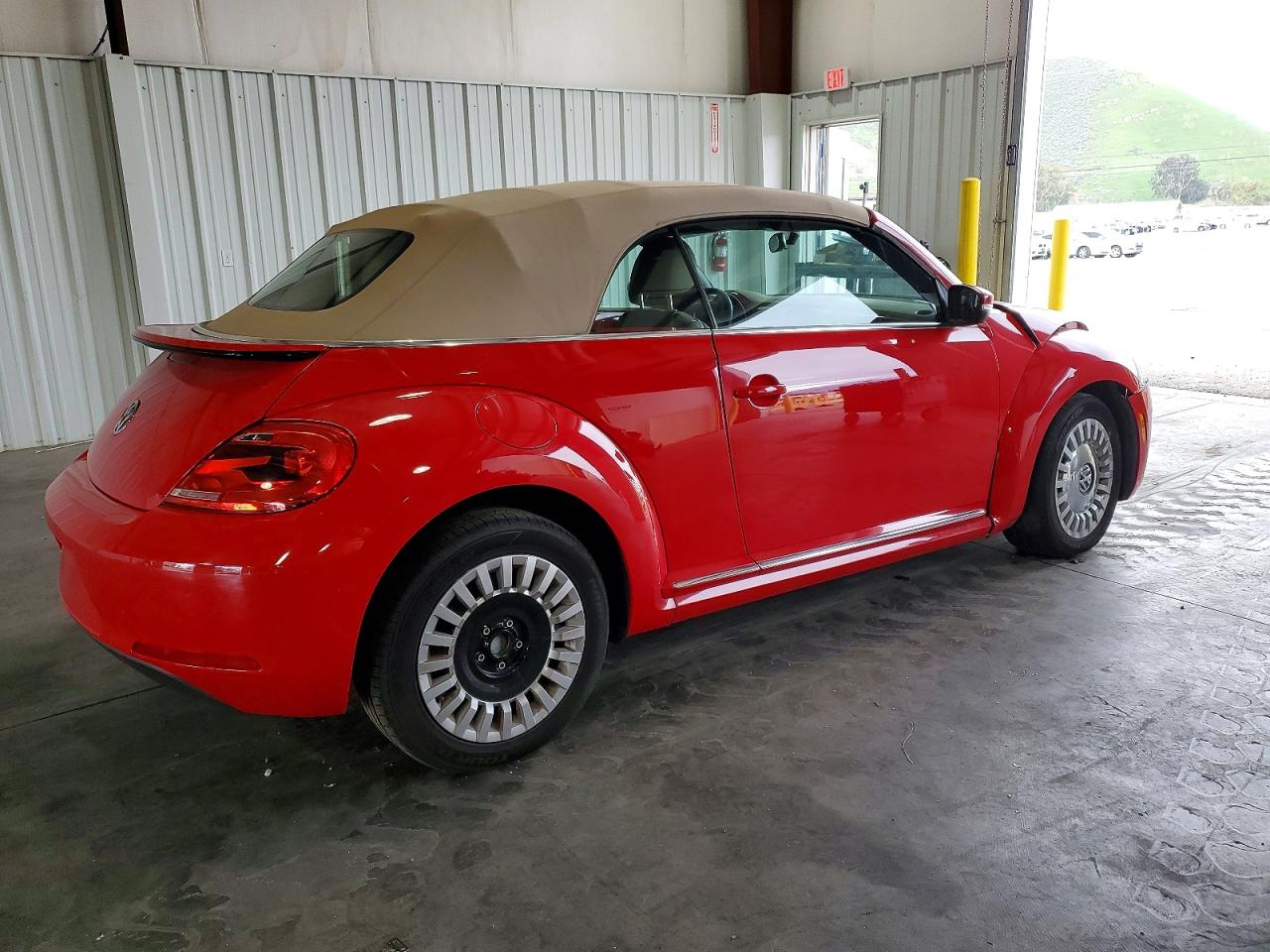 2014 VOLKSWAGEN BEETLE photo 3