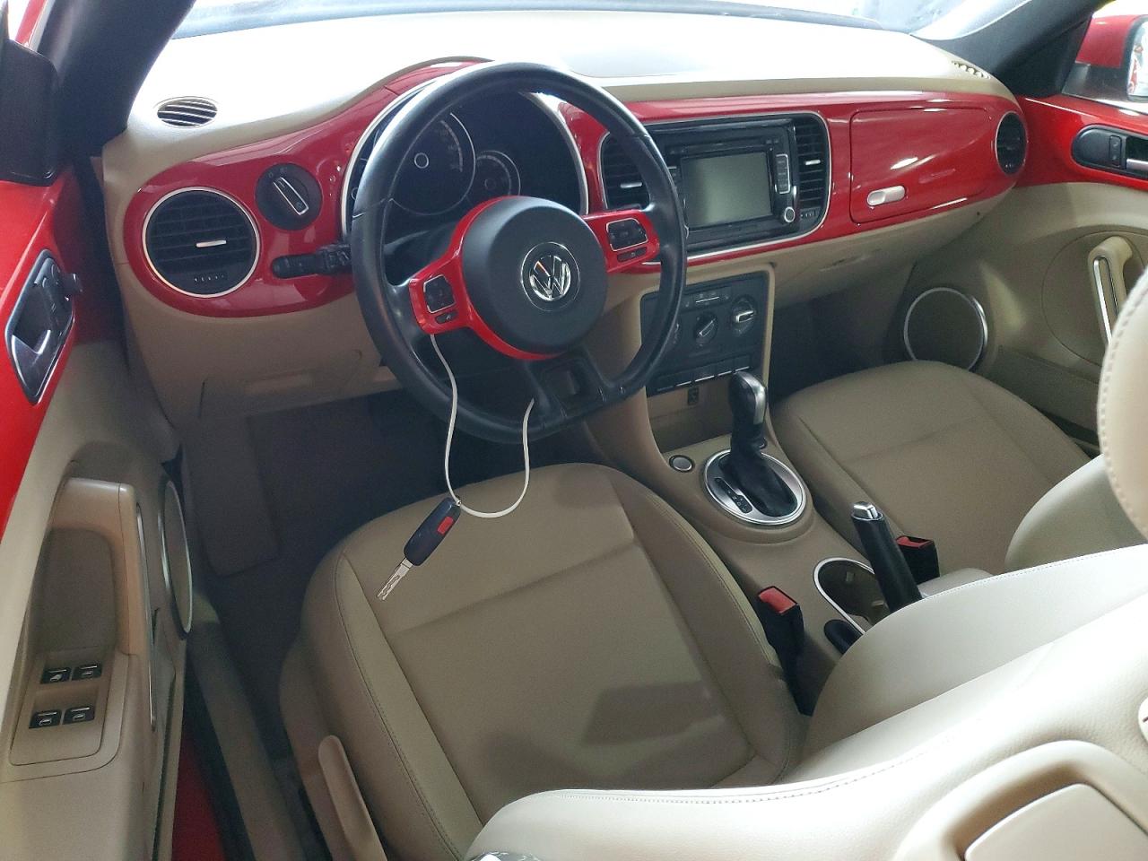 2014 VOLKSWAGEN BEETLE photo 8