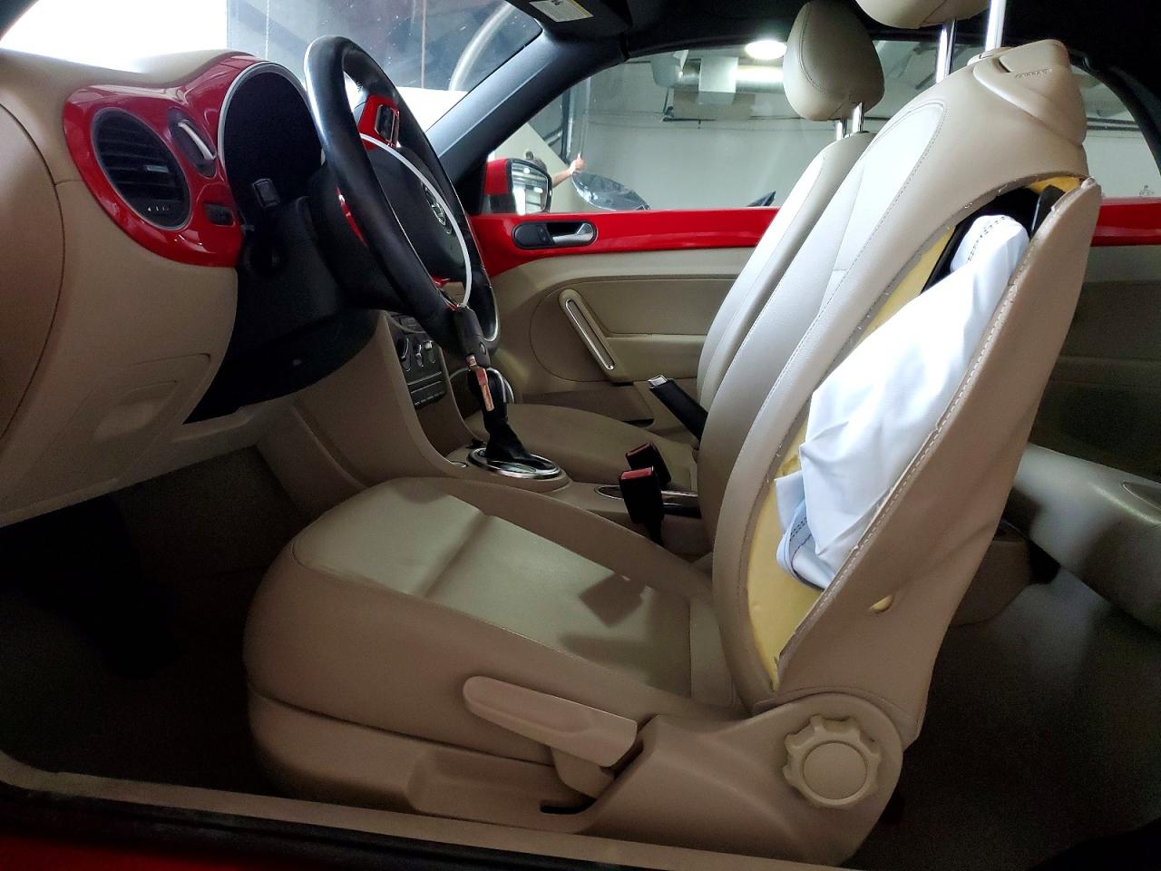 2014 VOLKSWAGEN BEETLE photo 7