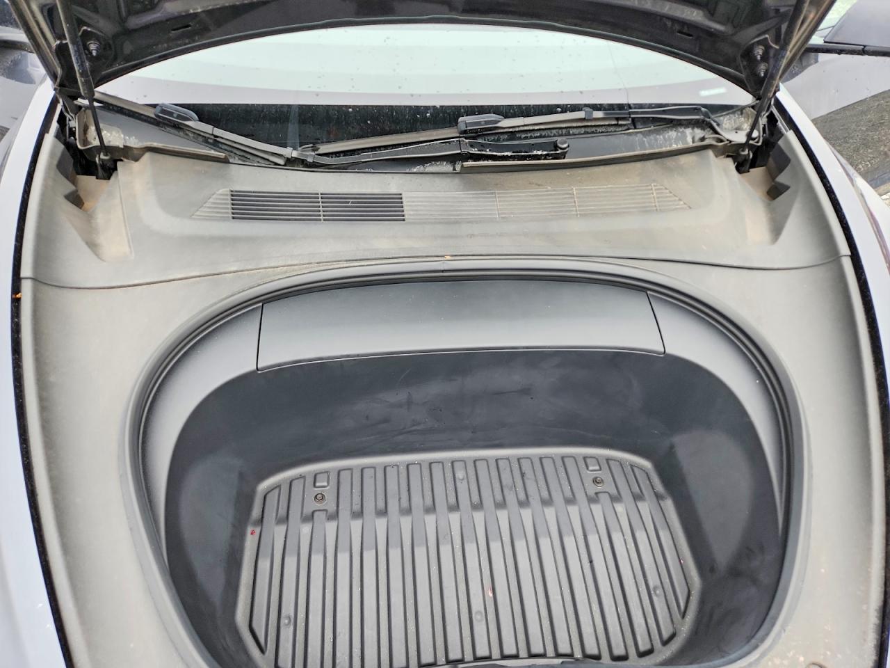 2024 TESLA MODEL 3 photo 11