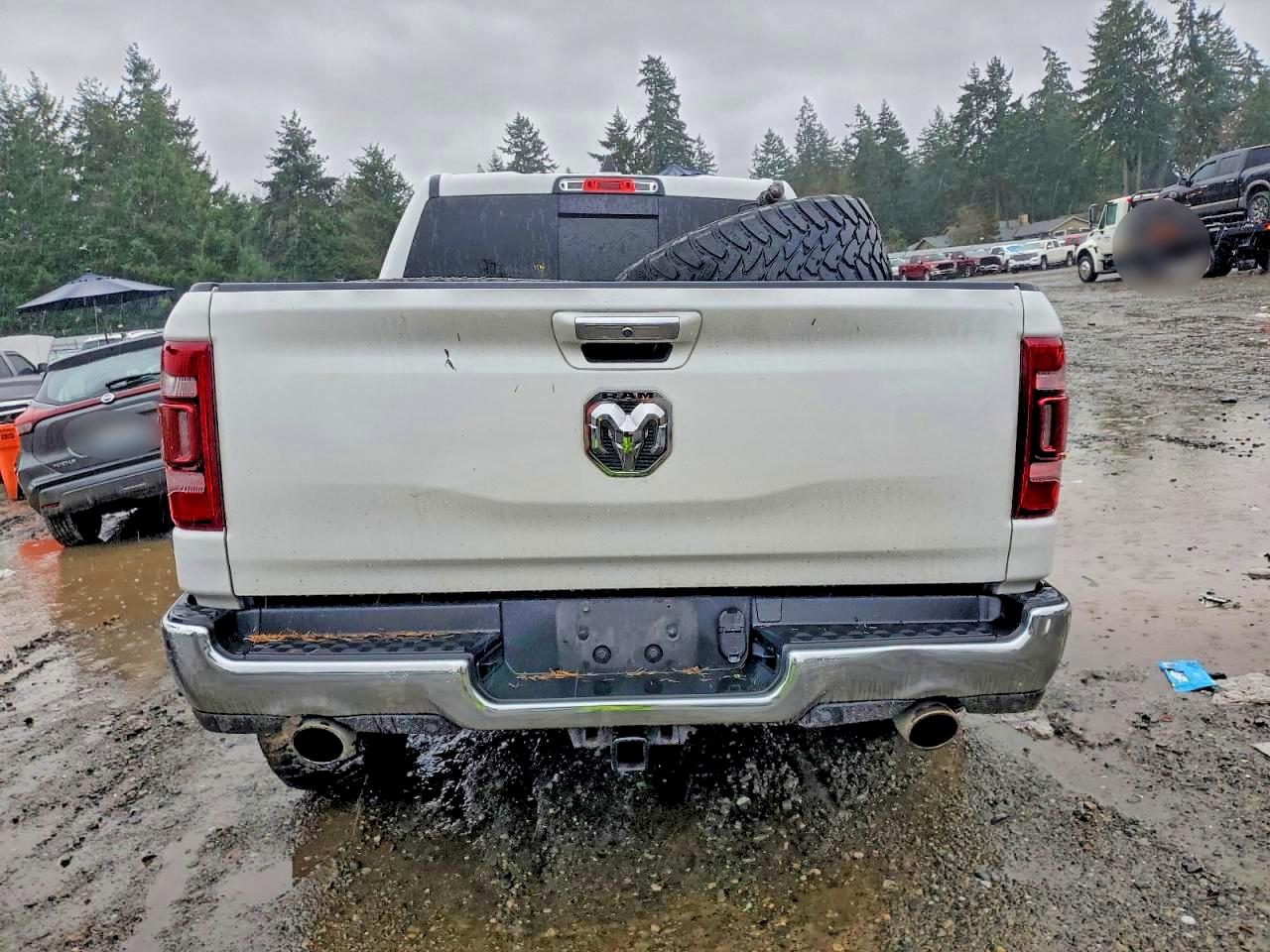 2019 RAM 1500 LARAMIE photo 6