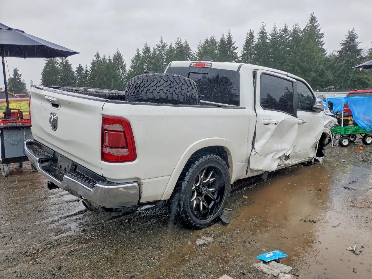 2019 RAM 1500 LARAMIE photo 3