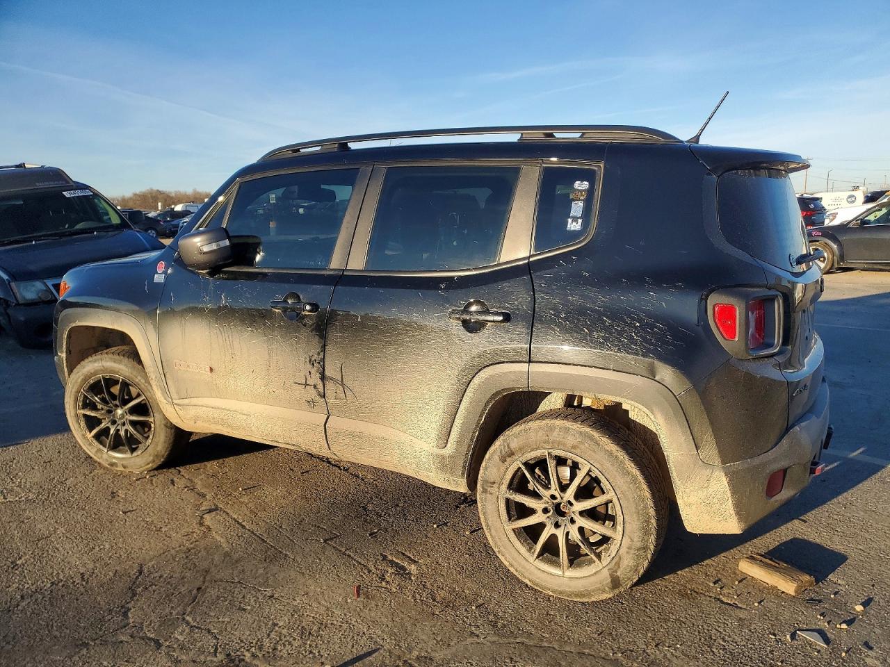 2017 JEEP RENEGADE TRAILHAWK photo 2