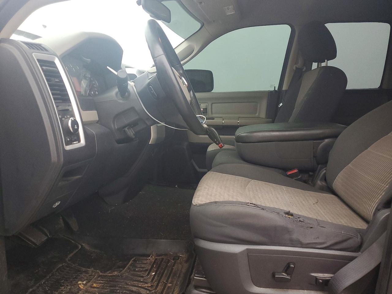 2011 DODGE RAM 1500 photo 7