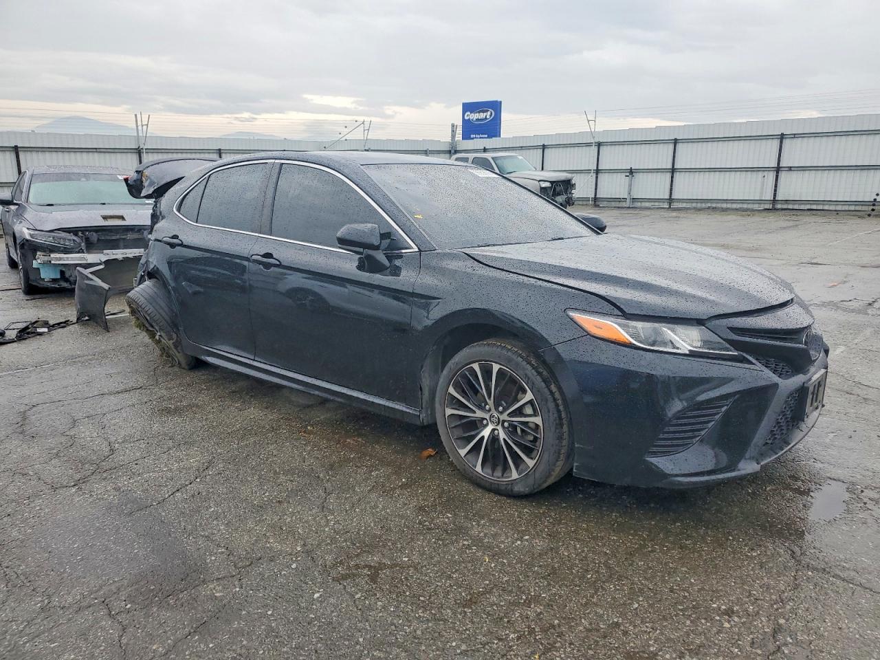 2018 TOYOTA CAMRY L photo 4