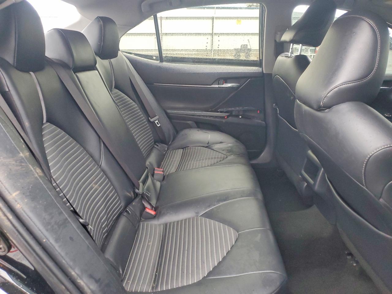 2018 TOYOTA CAMRY L photo 10