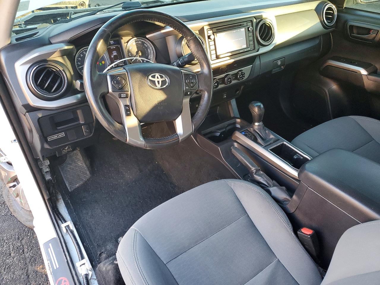 2017 TOYOTA TACOMA SR5 V6 photo 8