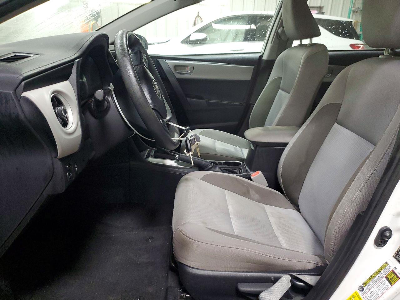 2017 TOYOTA COROLLA L photo 7