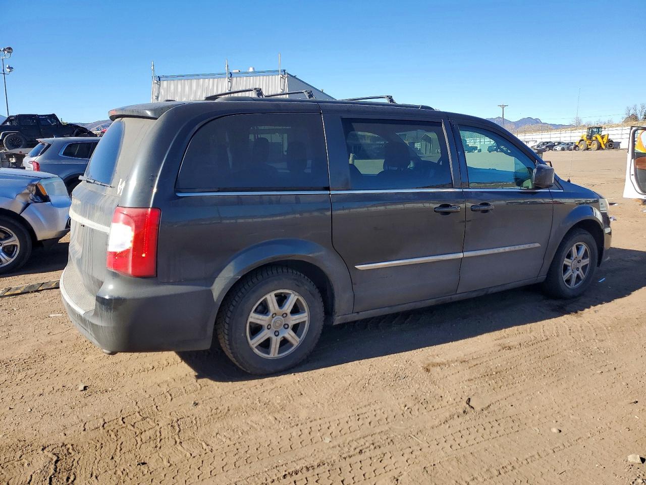 2013 CHRYSLER TOWN & COUNTRY TOURING photo 3