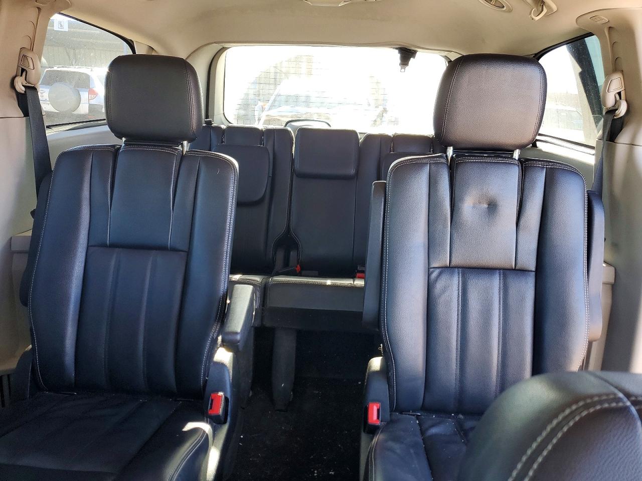 2013 CHRYSLER TOWN & COUNTRY TOURING photo 10