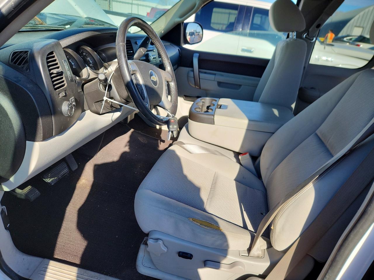 2010 CHEVROLET SILVERADO C1500 LT photo 7
