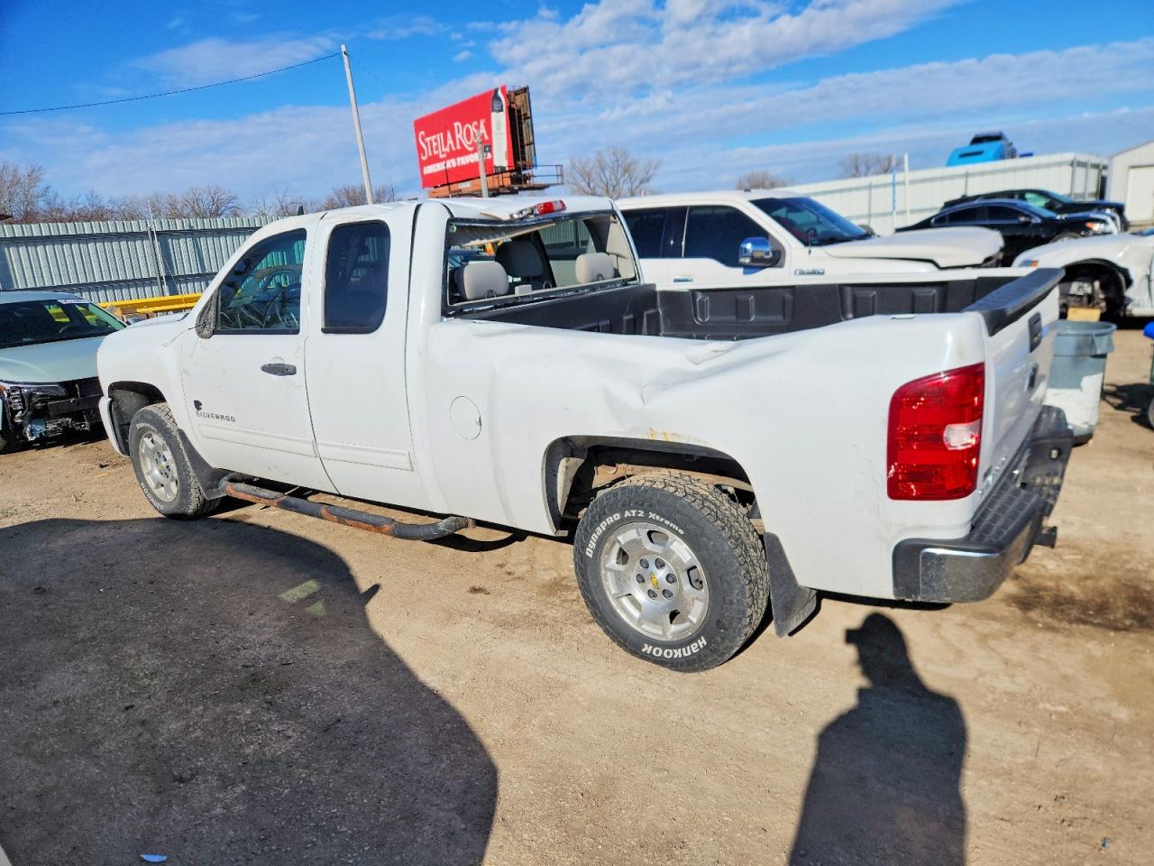2010 CHEVROLET SILVERADO C1500 LT photo 2
