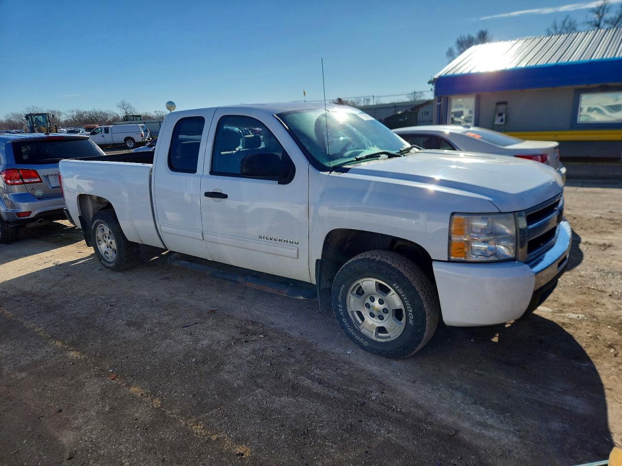 2010 CHEVROLET SILVERADO C1500 LT photo 4