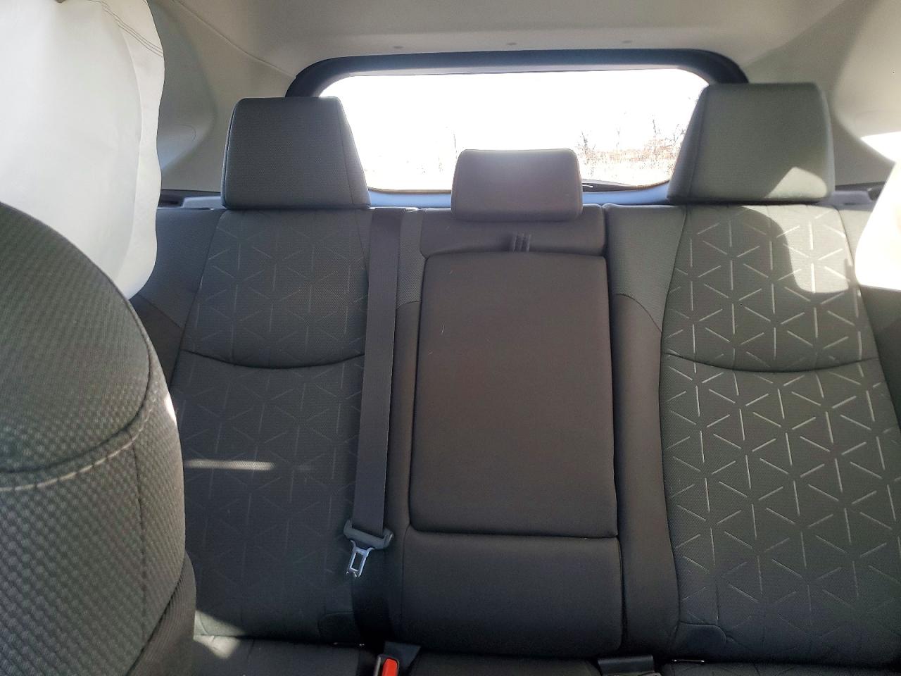 2025 TOYOTA RAV4 XLE photo 10