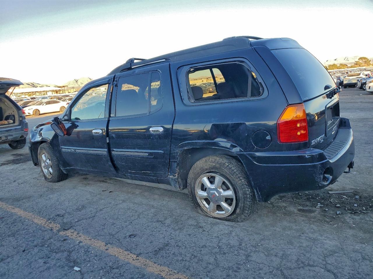 2003 GMC ENVOY XL photo 2