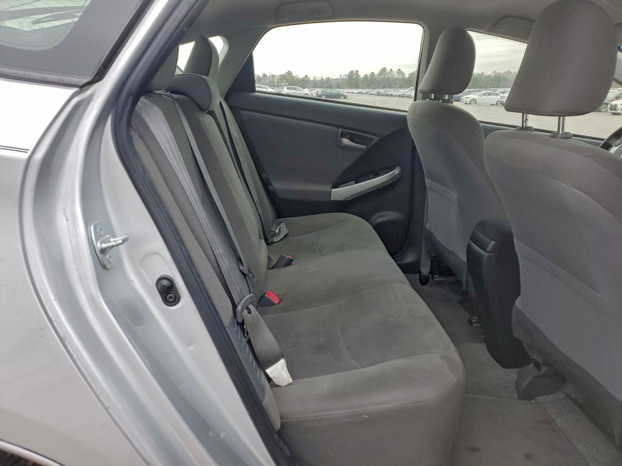 2014 TOYOTA PRIUS PLUG-IN photo 10
