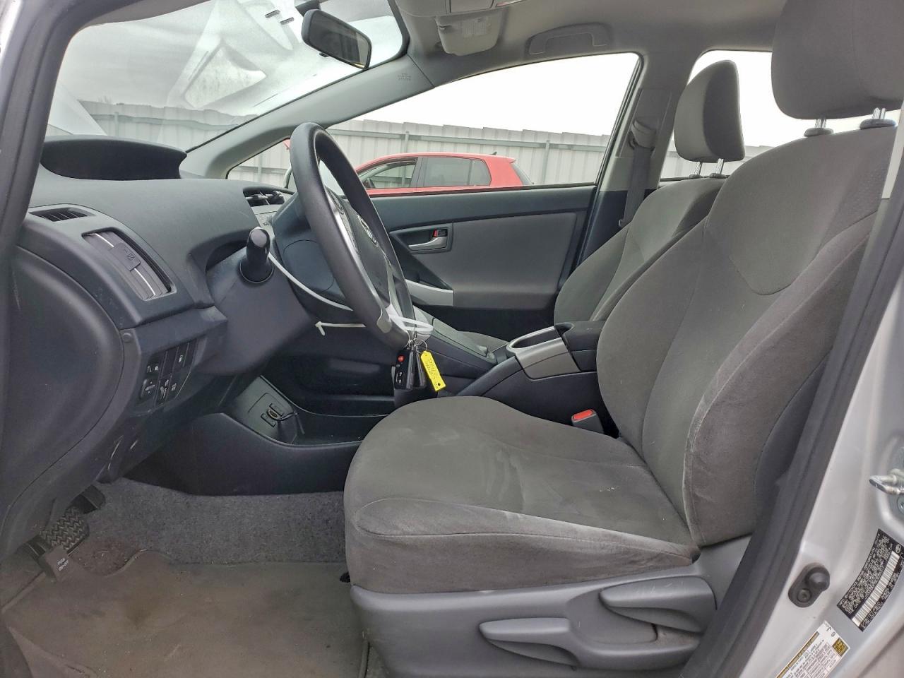 2014 TOYOTA PRIUS PLUG-IN photo 7