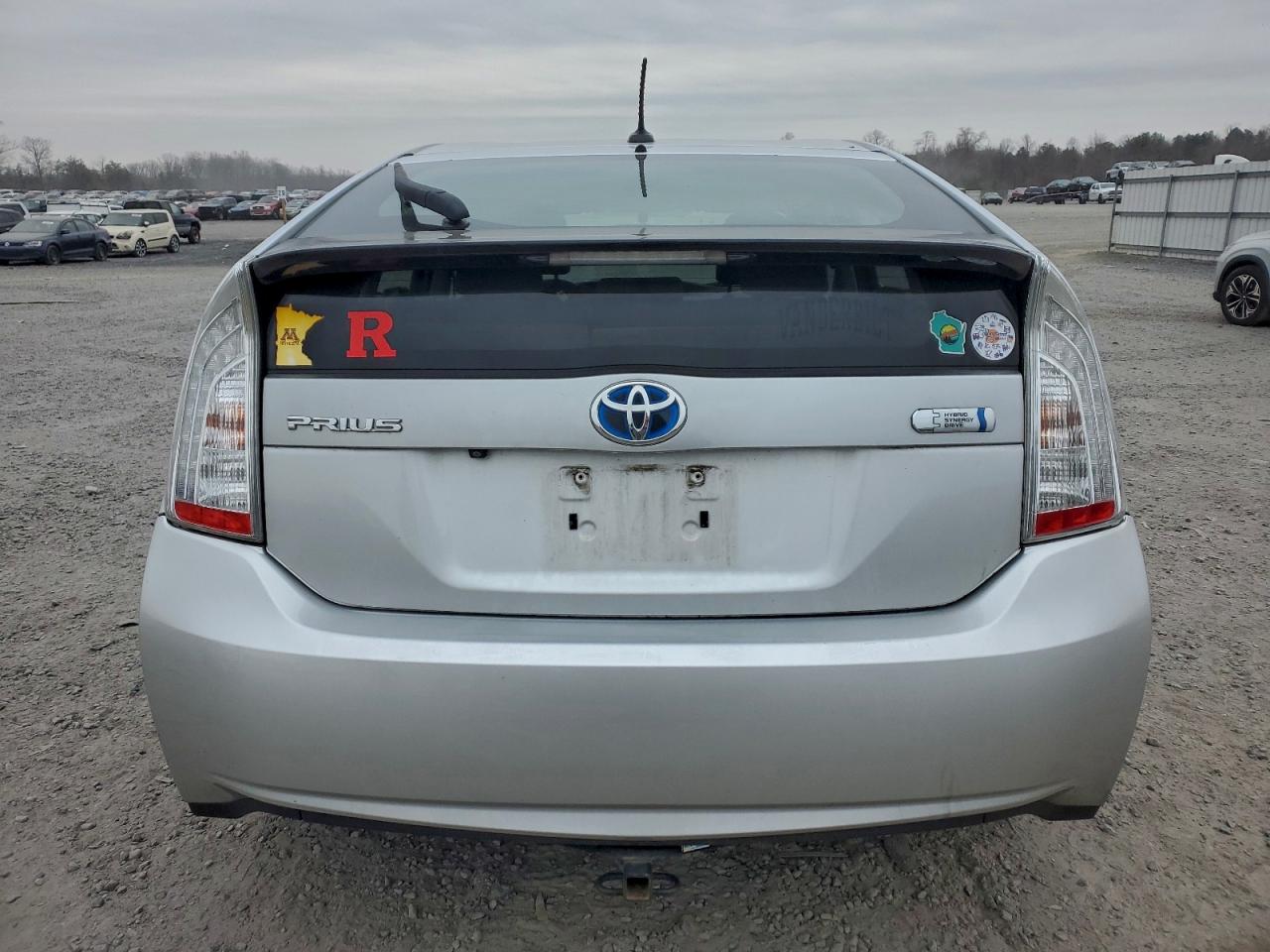 2014 TOYOTA PRIUS PLUG-IN photo 6