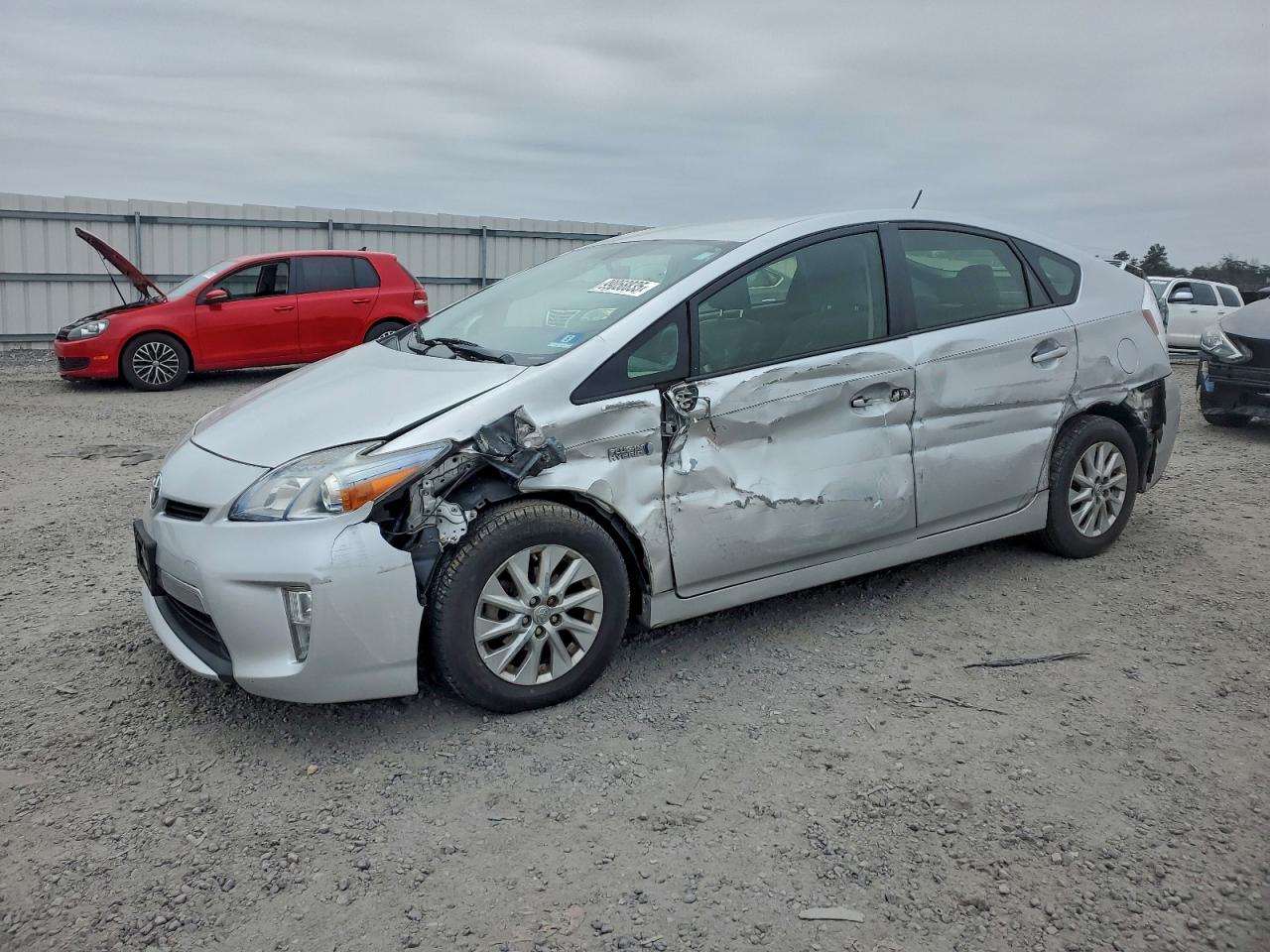 2014 TOYOTA PRIUS PLUG-IN