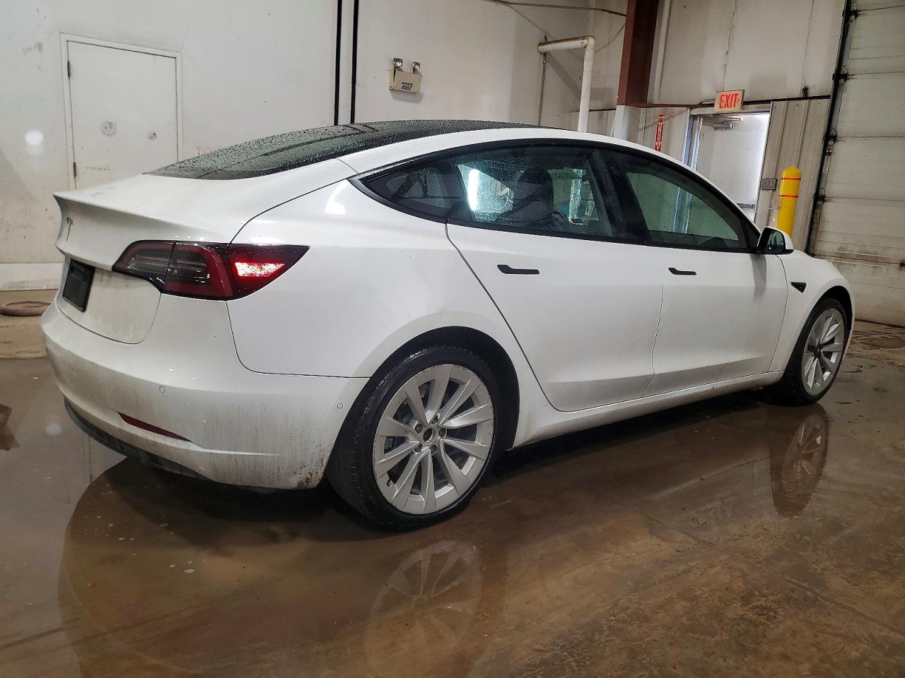 2022 TESLA MODEL 3 photo 3