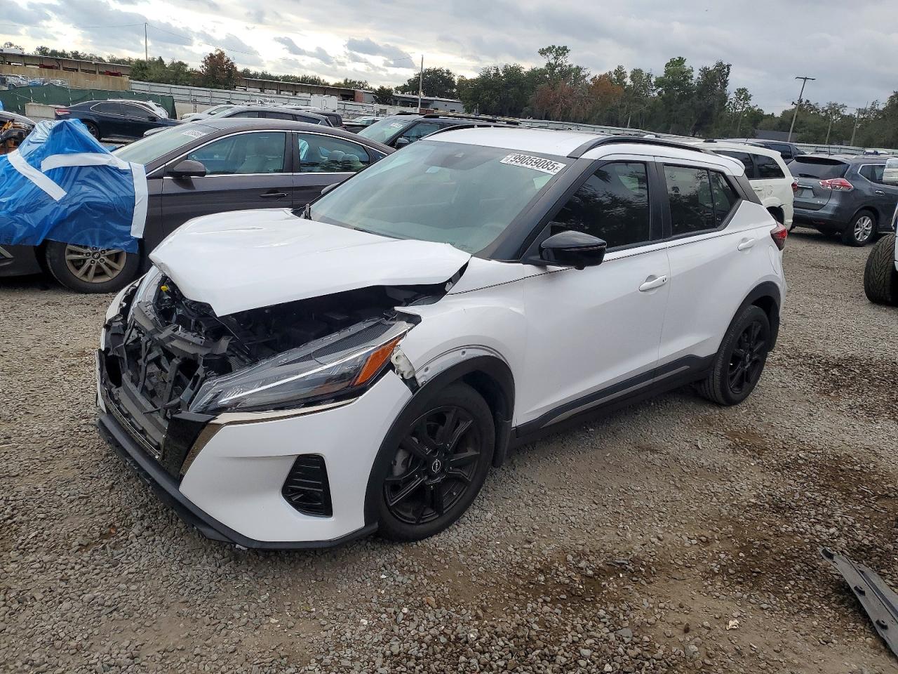 2023 NISSAN KICKS