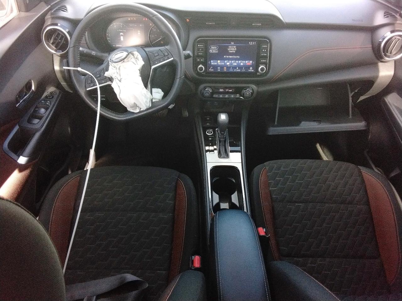 2023 NISSAN KICKS SR photo 8