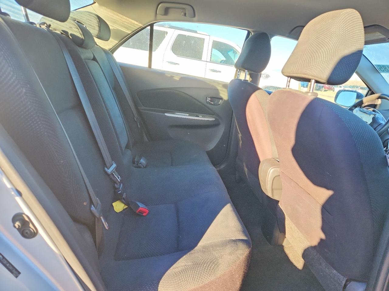 2010 TOYOTA YARIS photo 10
