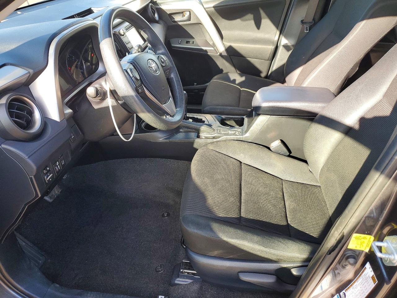 2018 TOYOTA RAV4 LE photo 7