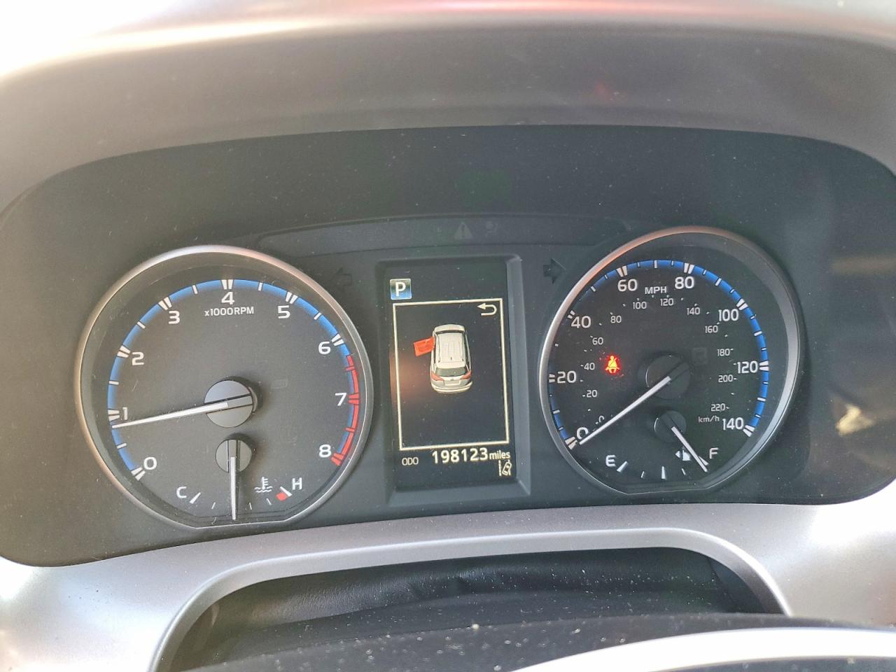 2018 TOYOTA RAV4 LE photo 9
