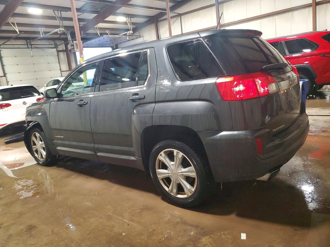 2017 GMC TERRAIN SLE photo 2