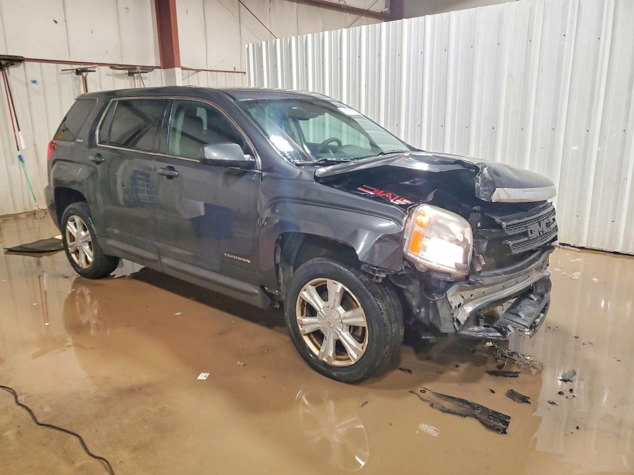 2017 GMC TERRAIN SLE photo 4