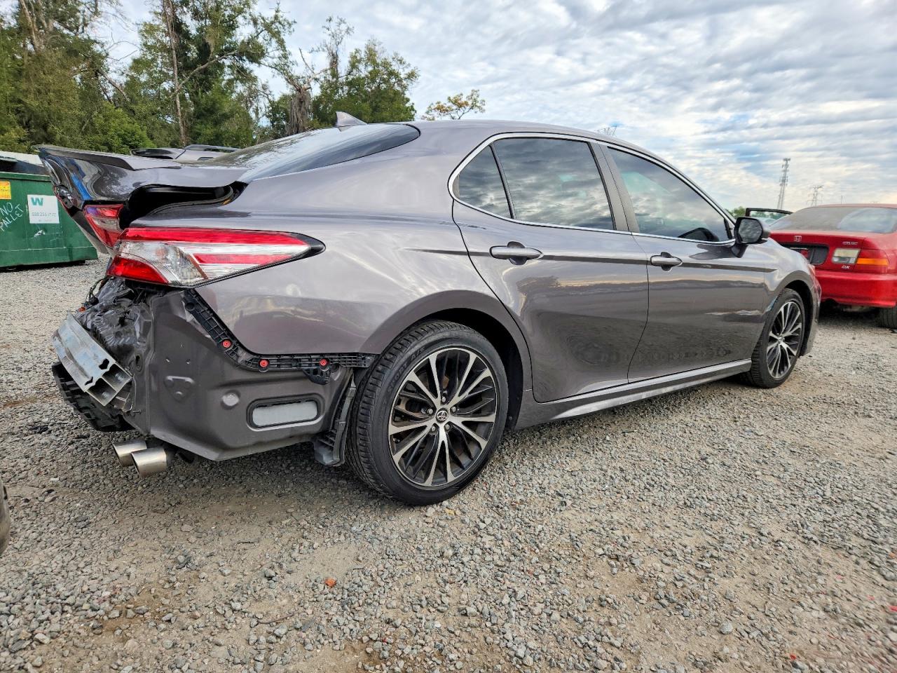 2019 TOYOTA CAMRY L photo 3