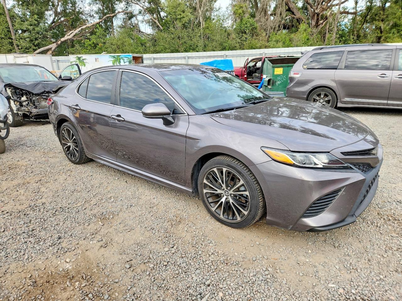 2019 TOYOTA CAMRY L photo 4