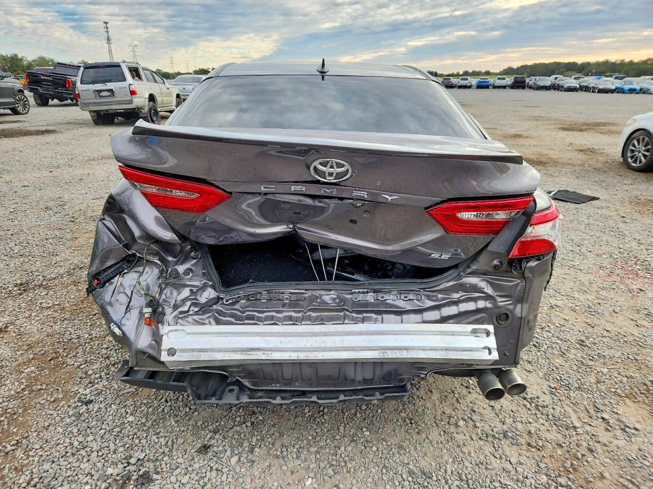 2019 TOYOTA CAMRY L photo 6