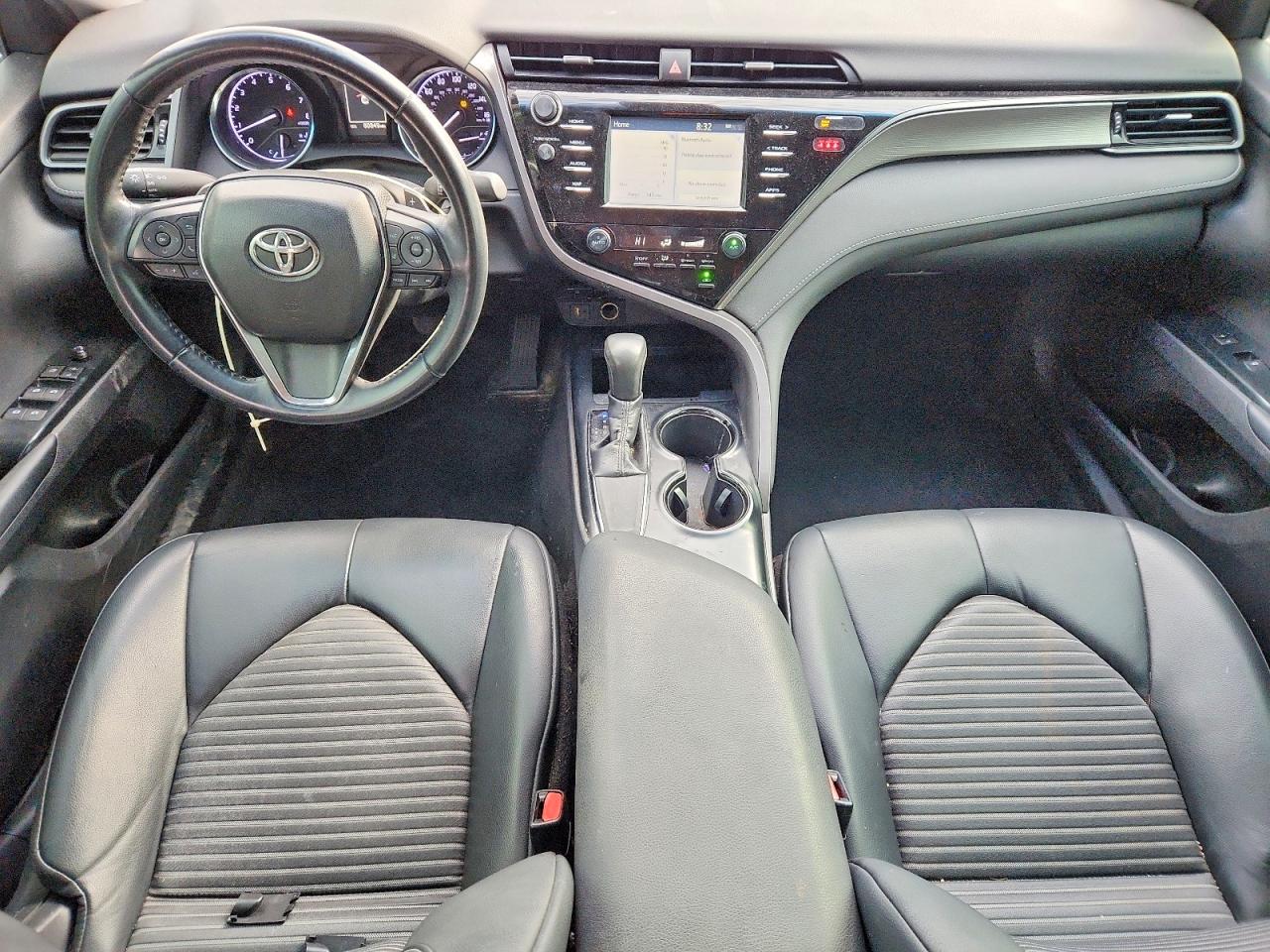 2019 TOYOTA CAMRY L photo 8
