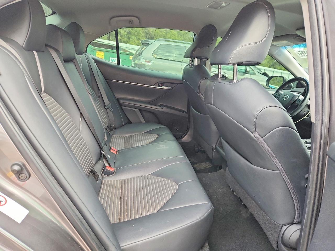 2019 TOYOTA CAMRY L photo 10