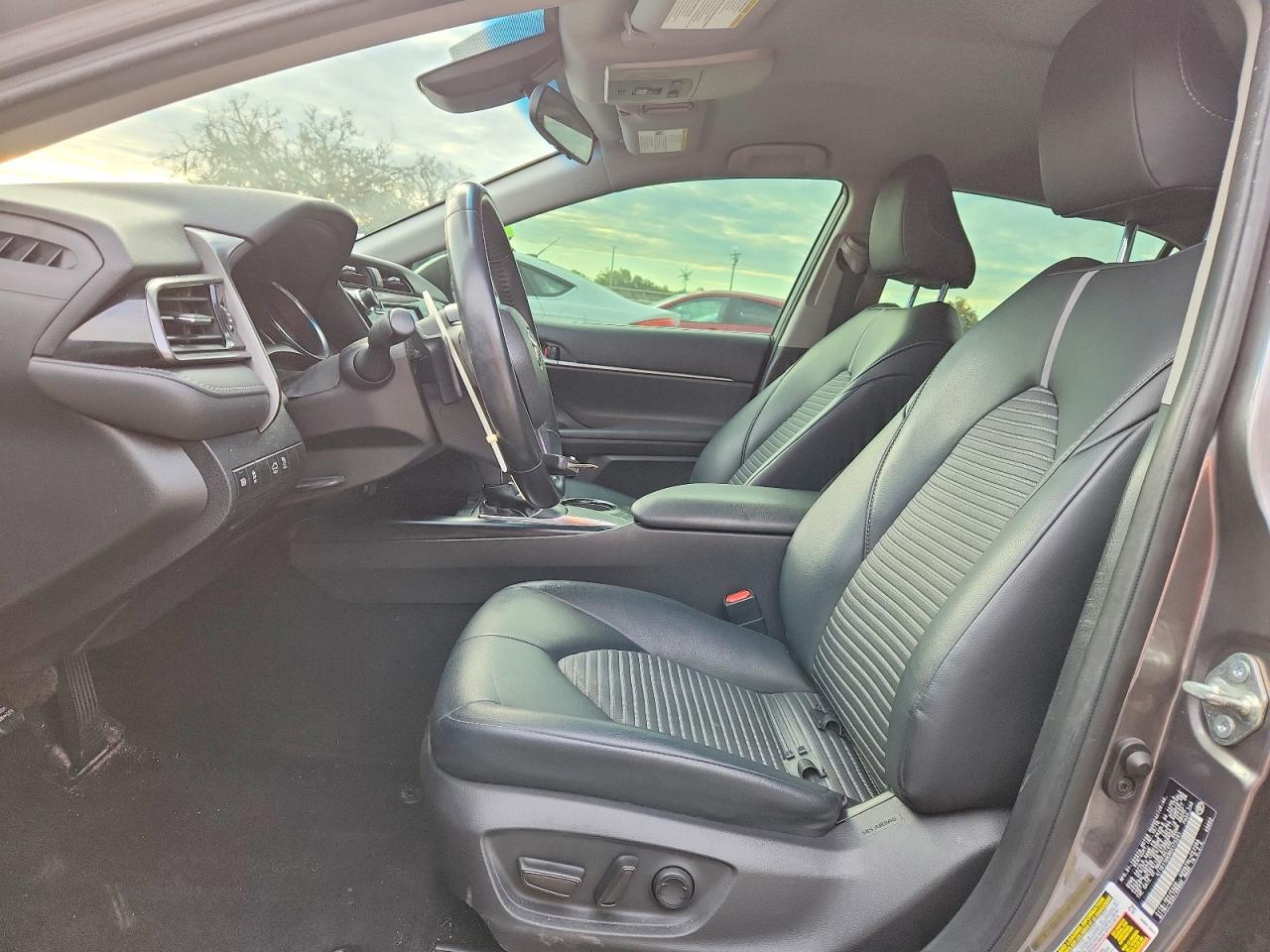2019 TOYOTA CAMRY L photo 7