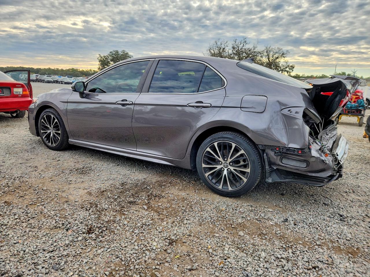 2019 TOYOTA CAMRY L photo 2
