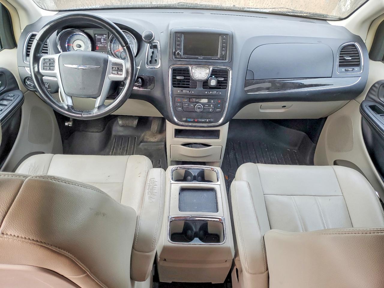 2013 CHRYSLER TOWN & COUNTRY TOURING photo 8