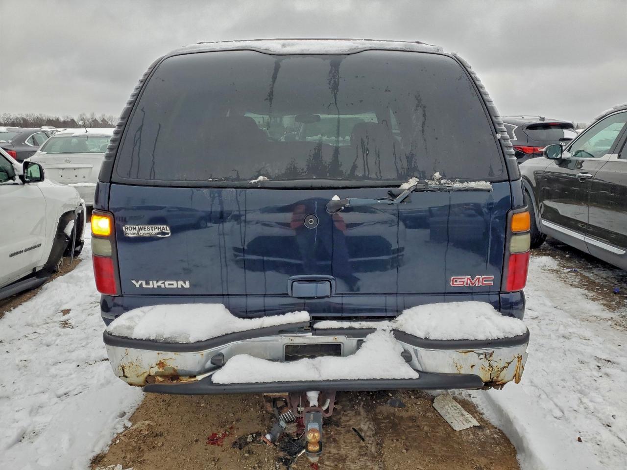 2004 GMC YUKON photo 6