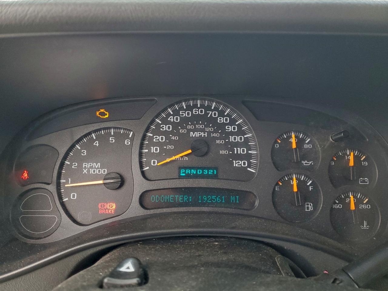 2004 GMC YUKON photo 9