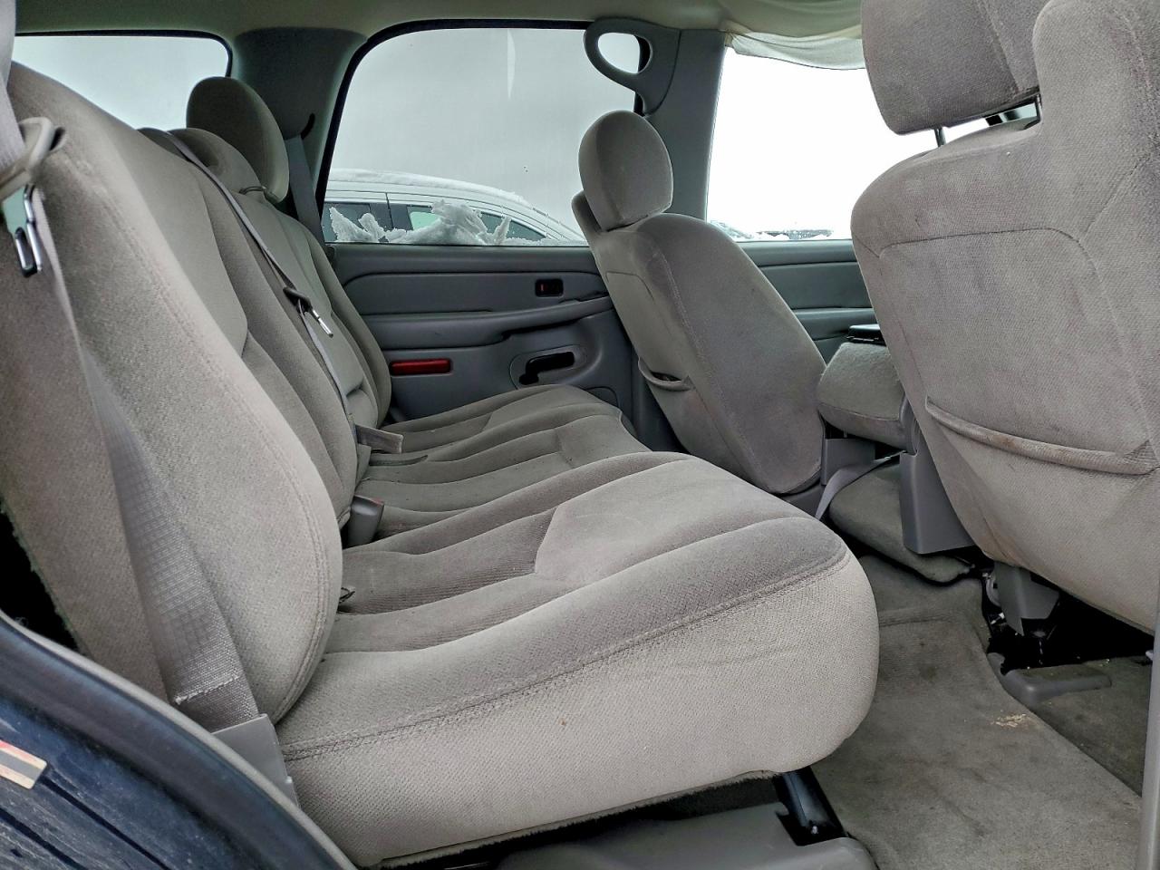 2004 GMC YUKON photo 10