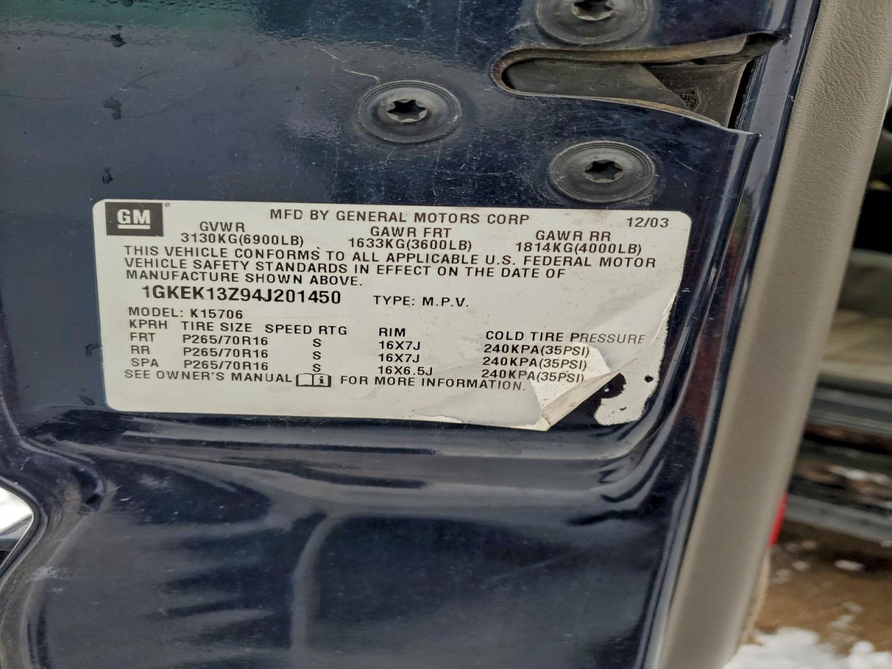 2004 GMC YUKON photo 12